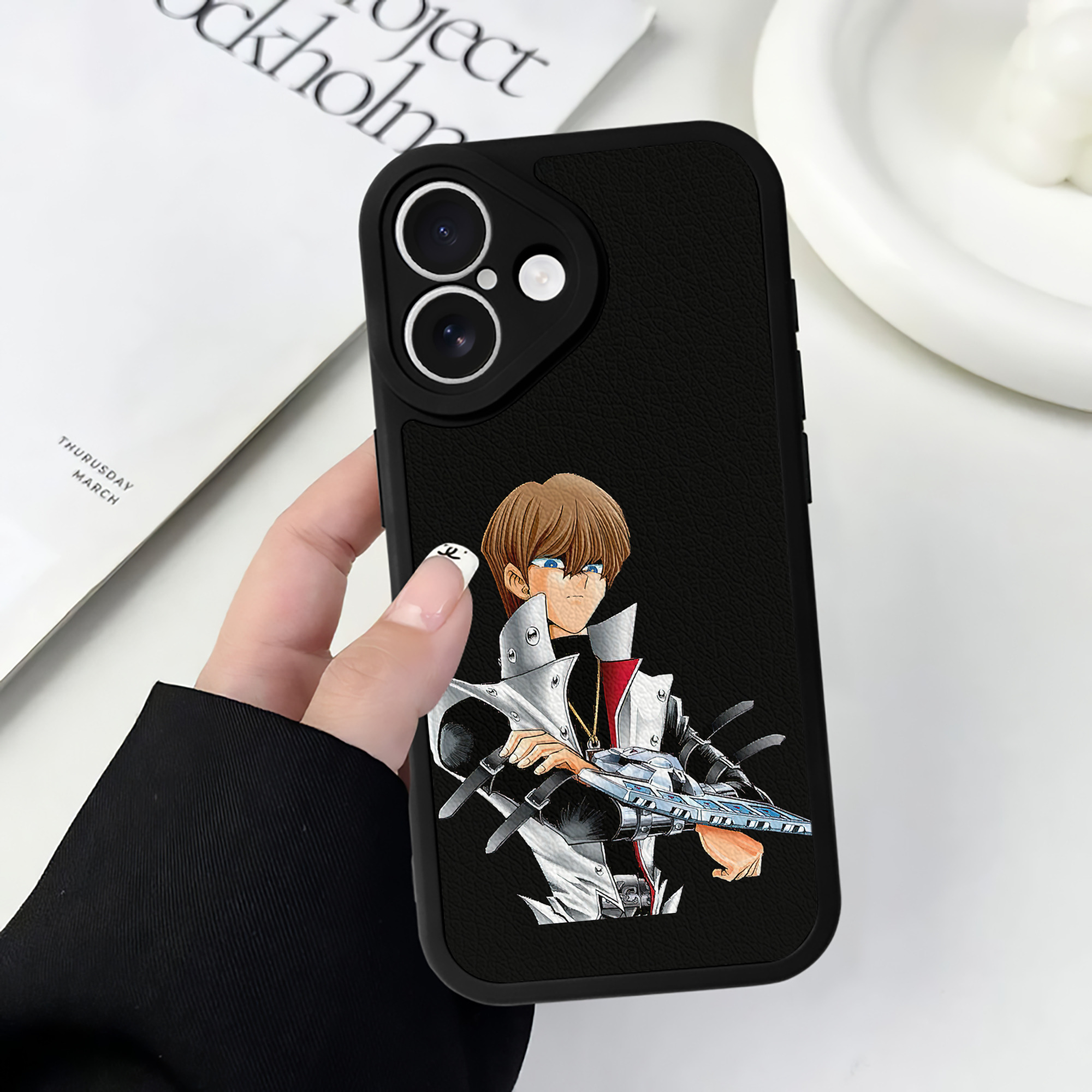 遊☆戯☆王 Yu-Gi-Oh! 【iPhone 16シリーズ対応】シリコンスマホケース（レザー調） 材質：シリコン